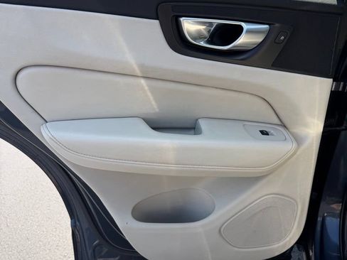 Certified 2023 Volvo XC60 B5 Plus w/ Climate Package AWD/4WD image 8