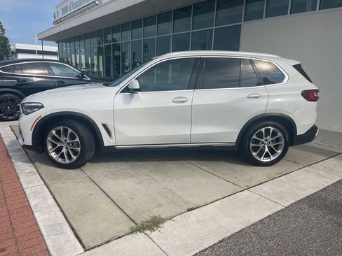 Used 2023 BMW X5 xDrive40i w/ Premium Package image 2