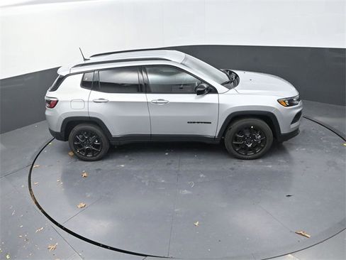 New 2026 Jeep Compass Latitude image 16