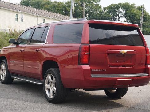 Used 2015 Chevrolet Suburban LTZ image 9