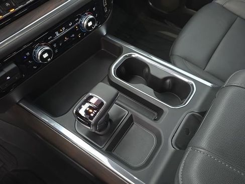 Used 2025 GMC Sierra 1500 SLT image 24