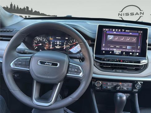 Used 2025 Jeep Compass Limited AWD/4WD image 15
