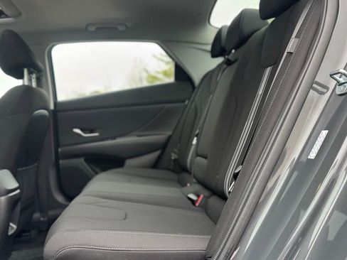 Used 2024 Hyundai Elantra SEL w/ Convenience Package image 18