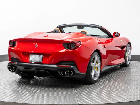 Used 2019 Ferrari Portofino image 7