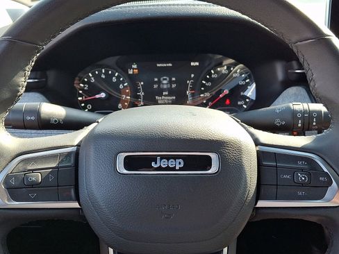 Used 2024 Jeep Compass Latitude AWD/4WD image 18