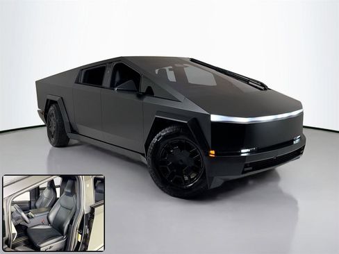 Used 2024 Tesla Cybertruck AWD Crew Cab image 2