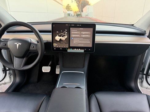 Used 2022 Tesla Model Y Performance image 14