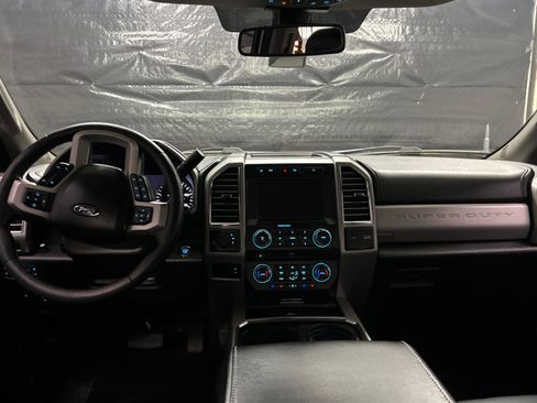 Used 2017 Ford F250 Lariat w/ Lariat Ultimate Package AWD/4WD image 11