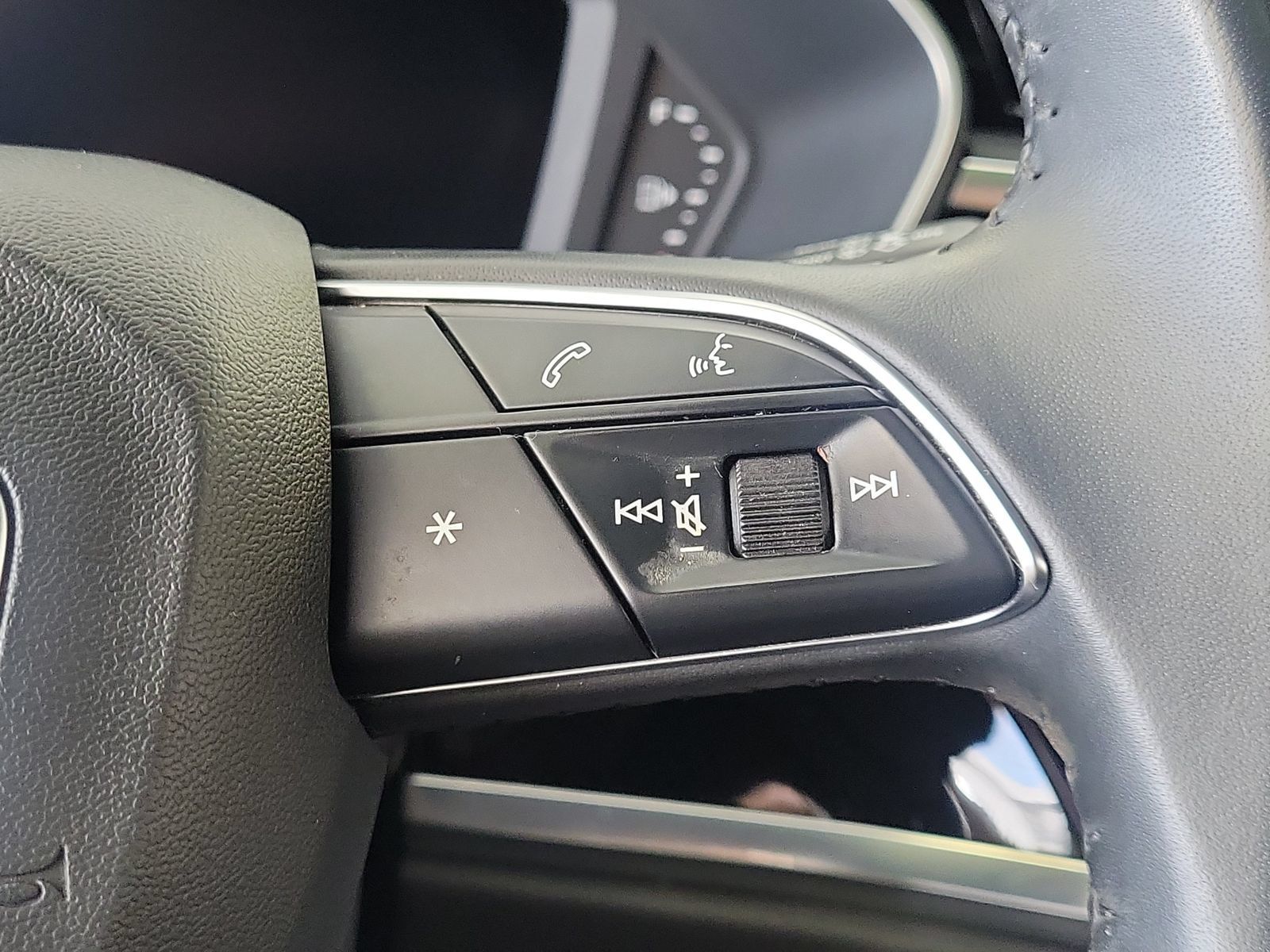 Used 2020 Audi Q3 2.0T Premium Plus AWD/4WD image 23