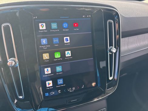 Certified 2025 Volvo XC40 B5 Core image 20