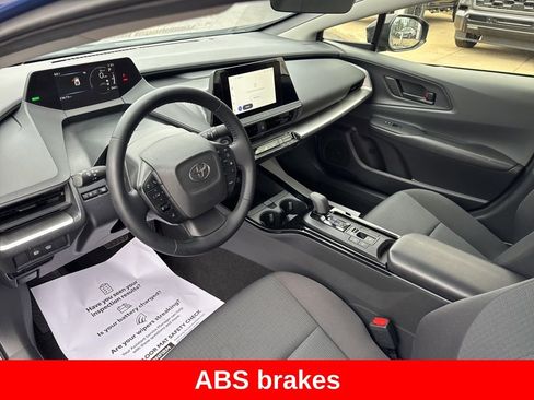 Used 2025 Toyota Prius LE image 15