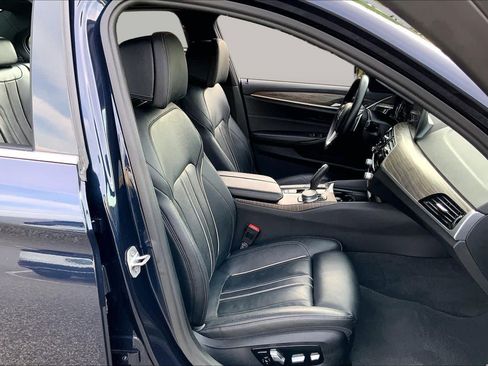 Used 2017 BMW 540i xDrive AWD/4WD image 8