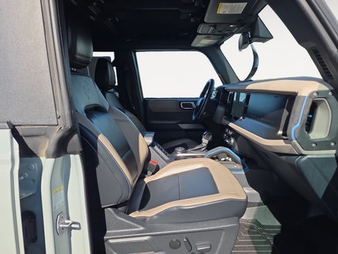 Certified 2023 Ford Bronco Wildtrak AWD/4WD image 10