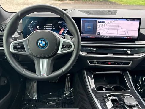 Used 2026 BMW X5 xDrive50e AWD/4WD image 21