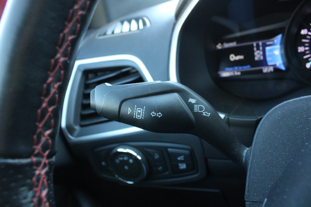 Used 2020 Ford Edge ST-Line w/ Cold Weather Package FWD image 10
