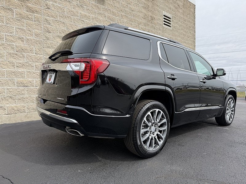 Used 2023 GMC Acadia Denali w/ Denali Technology Package AWD/4WD image 3