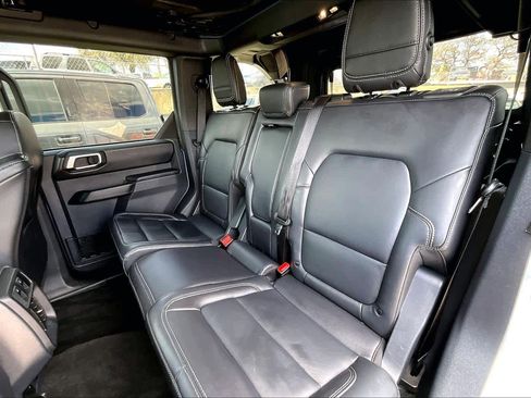 Used 2025 Ford Bronco Outer Banks image 23