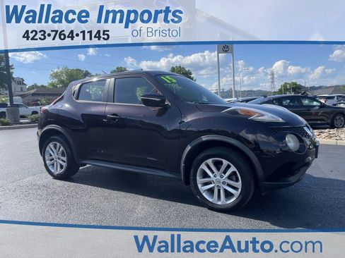 Used 2015 Nissan Juke S FWD image 1