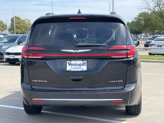 Used 2022 Chrysler Pacifica Limited FWD image 5