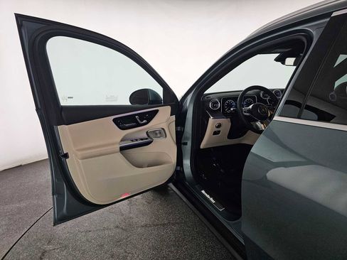 Used 2026 Mercedes-Benz GLC 300 image 19