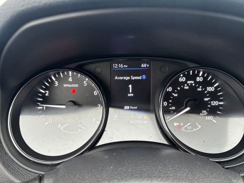 Used 2020 Nissan Rogue SL w/ Premium Package image 19