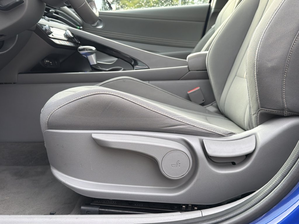 Used 2025 Hyundai Elantra SEL FWD image 20