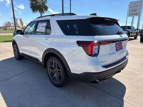 New 2026 Ford Explorer ST w/ Sun And Sound Package image 5