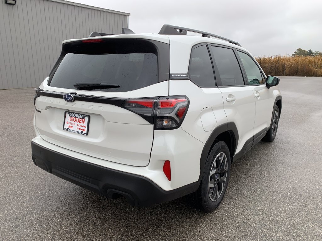 Used 2025 Subaru Forester Premium AWD/4WD image 8