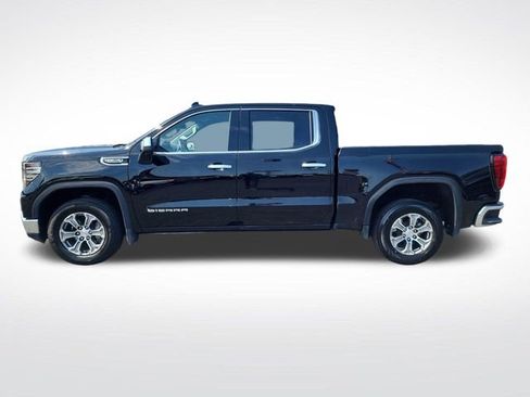 Used 2025 GMC Sierra 1500 SLT image 2