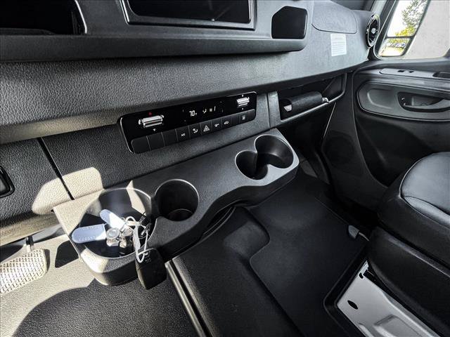 Used 2024 Mercedes-Benz eSprinter 170 Cargo image 16