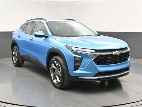 New 2026 Chevrolet Trax LT image 2