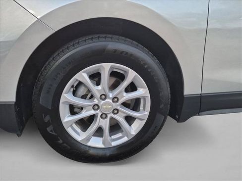 Used 2021 Chevrolet Equinox LS FWD image 23