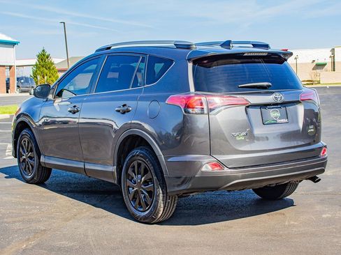 Used 2016 Toyota RAV4 LE image 7