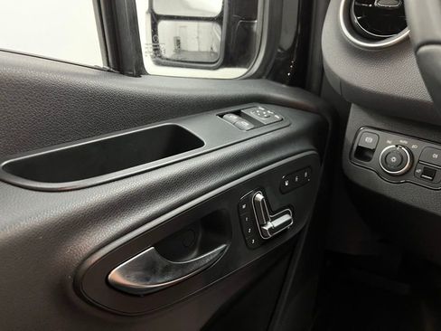 Used 2019 Mercedes-Benz Sprinter 2500 image 25