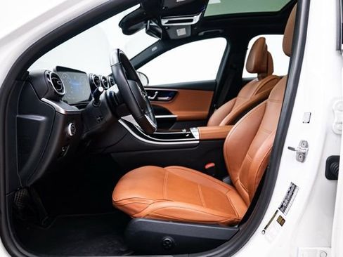 Used 2025 Mercedes-Benz C 300 4MATIC Sedan image 10