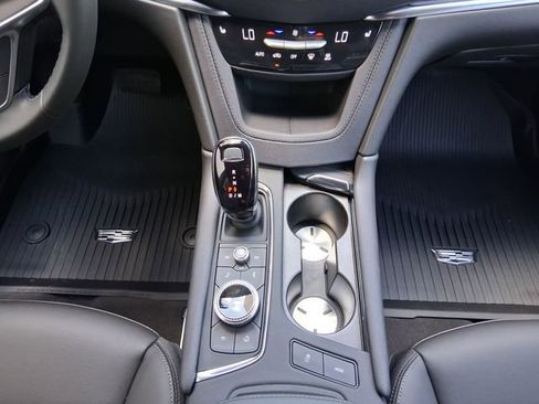 New 2026 Cadillac XT5 Luxury image 14