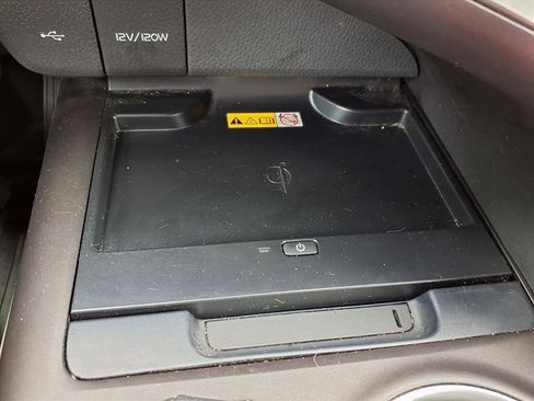 Used 2022 Toyota Camry XLE image 11