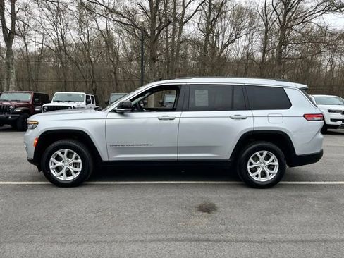 Used 2023 Jeep Grand Cherokee L Limited AWD/4WD image 12