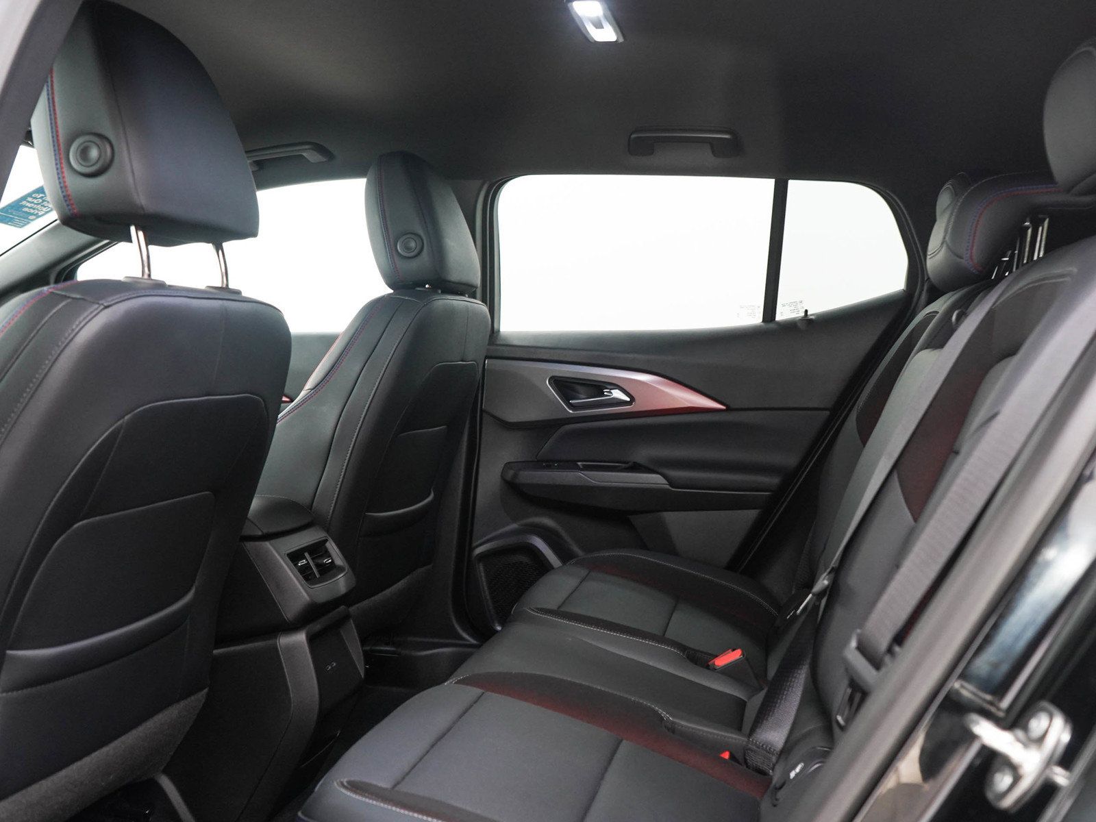 Used 2024 Chevrolet Equinox EV RS FWD image 16