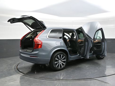 Used 2023 Volvo XC90 B6 Core w/ Climate Package image 40