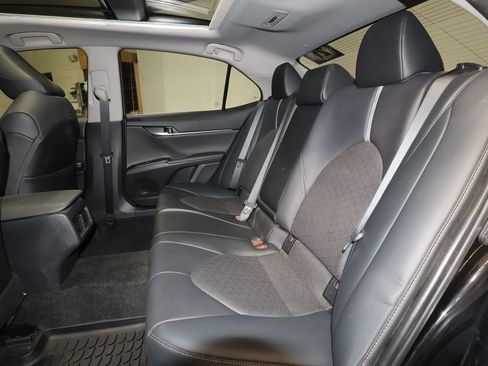 Used 2021 Toyota Camry XSE image 15