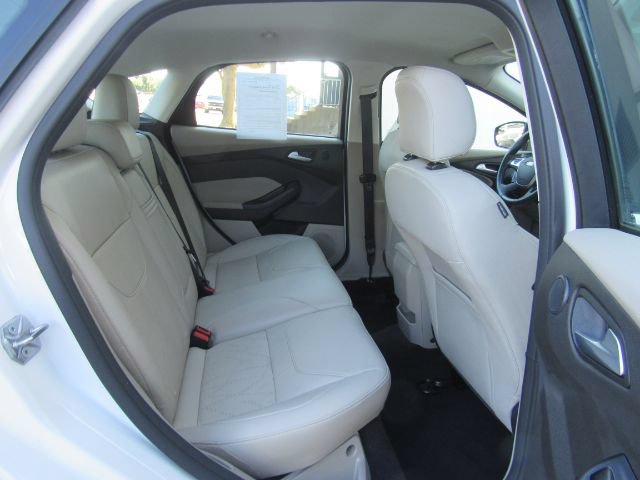 Used 2016 Ford Focus Electric Hatchback FWD image 24
