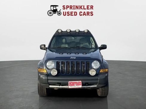 Used 2006 Jeep Liberty Renegade w/ Luxury Group image 2