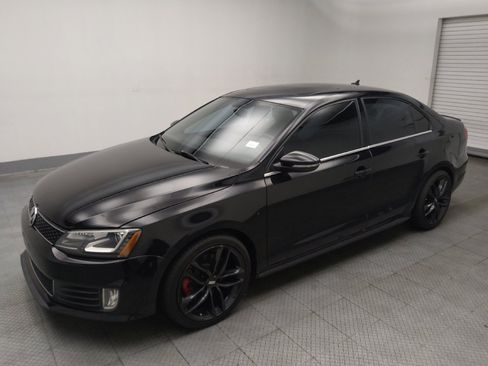 Used 2014 Volkswagen Jetta GLI Autobahn FWD image 2