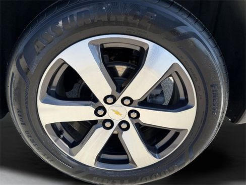 Certified 2021 Chevrolet Traverse LT w/ LT Premium Package image 40