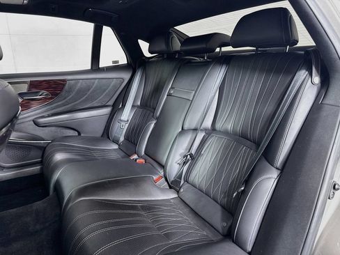 Used 2020 Lexus LS 500 w/ Interior Upgrade Package RWD image 31