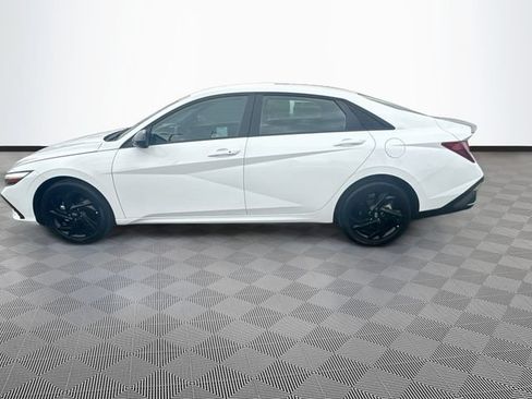 Used 2026 Hyundai Elantra Sport FWD image 4