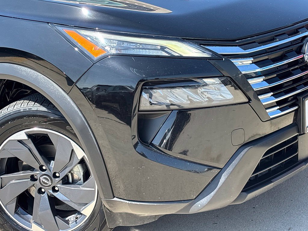 Used 2025 Nissan Rogue SV FWD image 7