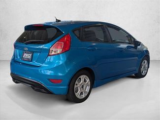 Used 2015 Ford Fiesta SE FWD video 2
