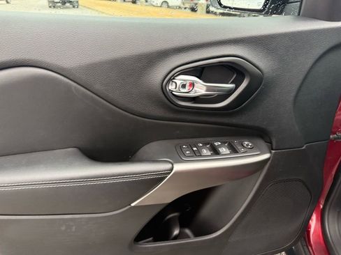 Used 2021 Jeep Cherokee Latitude Lux 80th Anniv w/ Quick Order Package 26U 80TH image 10